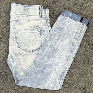 Apt.9 (Kohl’s) high rise jeans.